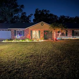 Lake Valrico's Camelot Court with HEATED POOL & access to private lake