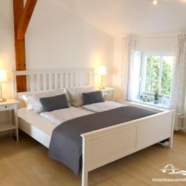 41 Weiße Villa am Schwanenteich OG rechts