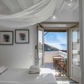 Sea & Sunset View Villa Chora with private jacuzzi