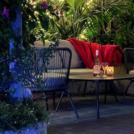 Cosy, private guest house with pool and private parking