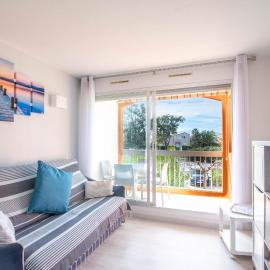 appartement bord de mer, hotel in Saint-Cyprien-Plage