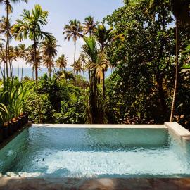 Araliya Cabana with oceanview - Madiha Hill