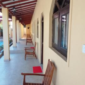 Sunshine Guest House, hotel i Kataragama