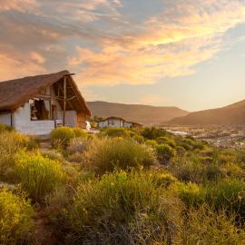 Oudrif Strawbale Retreat، فندق في كلانويليام