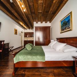 SUNce Palace Apartments with free offsite parking