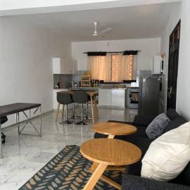 Nani Coastal Retreat Modern Bungalow with Terrace, hotel u gradu Kilifi