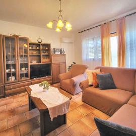 Apartment in Sisan - Istrien 41776، فندق في سيسان
