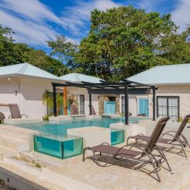 Villas VR Beachwalk Avellanas, hotel di Playa Avellana