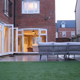 Luxury 6-Bedroom House 5 minutes from Bicester Village Shopping Outlet - Perfect for Business and Family Stays! Private Parking for 4 Cars!
