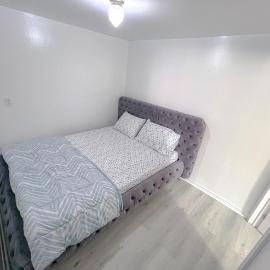Private Room Near Airport D4, hotel en Brampton