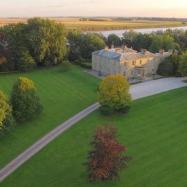 Saltmarshe Hall, hotel in Saltmarshe