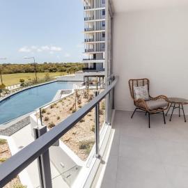 Azzure Bliss at Bokarina Beach, hotel in Kawana Waters