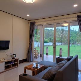 Lomtalay Resort Trat, hotel i Trat