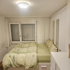 Chambre cosy et lumineuse dans un cadre calme, hotel din Oetwil an der Limmat