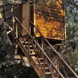 Cabaña del árbol Lavagarural، فندق في Villanueva del Rosario