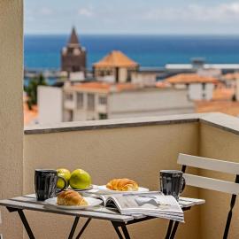 Luxury View Apartment Funchal CENTRAL Families FREE PARKING, hotel din Funchal
