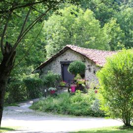 Camping Moulin De Chaules, hotel em Saint-Constant