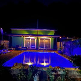 Holiday cottage-vikendica, hotel i Donji Podovi