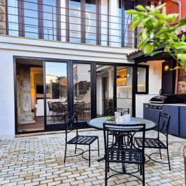 YourHouse O Canton II villa, hotel en Lobios