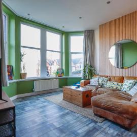 Leah Suite I Chique 2BR Apartment with Pool Table I Sleeps 6 I Near Gavin and Stacey House I Barry High Street I Barry Train Station I Barry Island I WiFi I Parking and Easy Cardiff Access