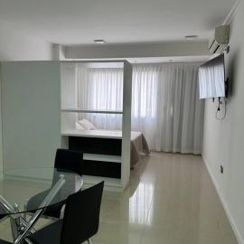 Monoambiente céntrico con cochera, hotel in San Luis