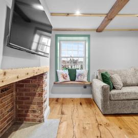 Tilly's Cosy Cottage Retreats - Castle Cottage
