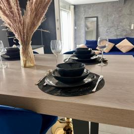 Grand logement proche Colmar , calme , CLIMATISATION parking wifi, hotel i Wintzenheim