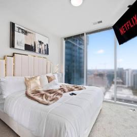 NEW! Luxury Champagne Towers Kingbed FreeParking