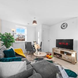 Opulent 2BR 2BA House with FREE Parking