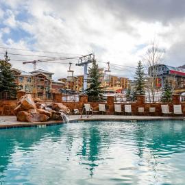 The Grand Summit Hotel in the Canyons Village - Walk to Ski Lift - Pool, Gym, Spa, More!