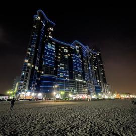 Luxury Apartments - Ajman Corniche UAE, хотел в Аджман