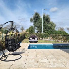 Casa Rogel by Armação de Pêra with Heatable Pool and Games Room