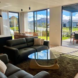 acomo at Alta - luxury home & stunning mountain views, hotel in Wanaka