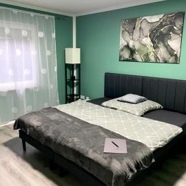 Appartement 3 - geräumige Wohnung mit eigener Küche, Bad und Gartenblick