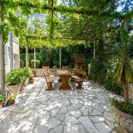Apartments & Rooms Jokovic- Deluxe Double Room with Terrace and Partial Sea View SOBA 3