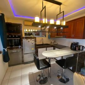 3 bedroom renovated house with in - and outdoor jacuzzi