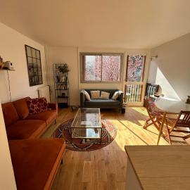 Appartement lumineux Mairie des Lilas, hotell i Les Lilas