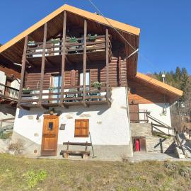 Chalet con Vista Mozzafiato, hotel v mestu Champlas du Col