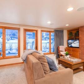 Comfort & Location - 2 BR, 2BA - Steps to Town, hotel v destinaci Aspen