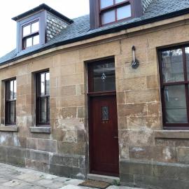 2-Bed Cottage Sleeps 4 10 mins to Glasgow Centre, hotel i Glasgow