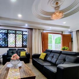 Golden Villa with 5 Rooms