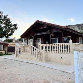 La casica de madera con Jacuzzi exterior y barbacoa, hotel v destinácii Murcia