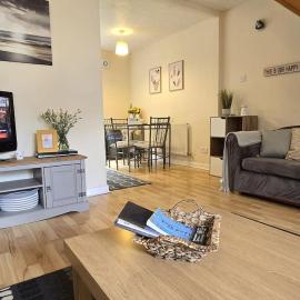 Lovely Holiday Home to explore beautiful West Wales