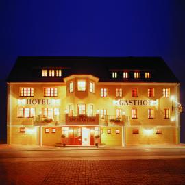 Hotel - Gasthof Spessarttor & Hotel Bergwiesen -hier auf Wunsch Zimmer mit Balkon, hotelli kohteessa Lohr