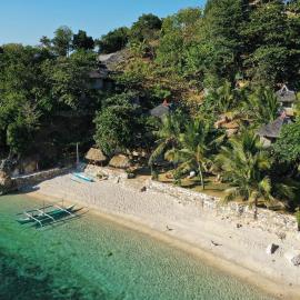 Tinaoog Beach Resort, hotelli kohteessa Romblon