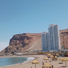 Frente a la mejor playa de Arica, hotel di Arica