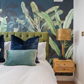 City Centre Apartment with Cathedral Views- Self check in