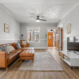 Dinos Last Post - Family Friendly 4 Bedrooms, khách sạn ở Drumheller