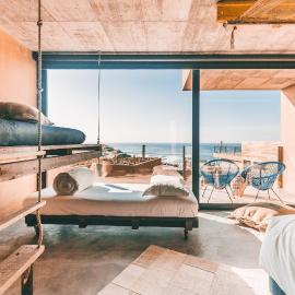 Noah Surf House Portugal، فندق في سانتا كروز