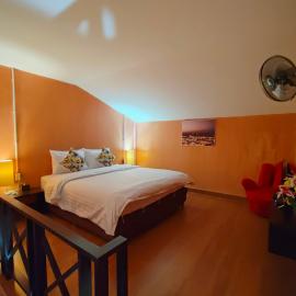 Retro Box Hotel Chumphon, hotelli kohteessa Chumphon